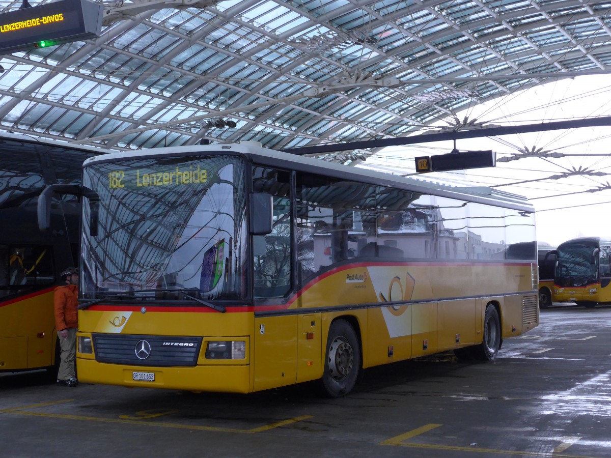 (168'493) - PostAuto Graubnden - GR 101'652 - Mercedes am 23. Januar 2016 in Chur, Postautostation