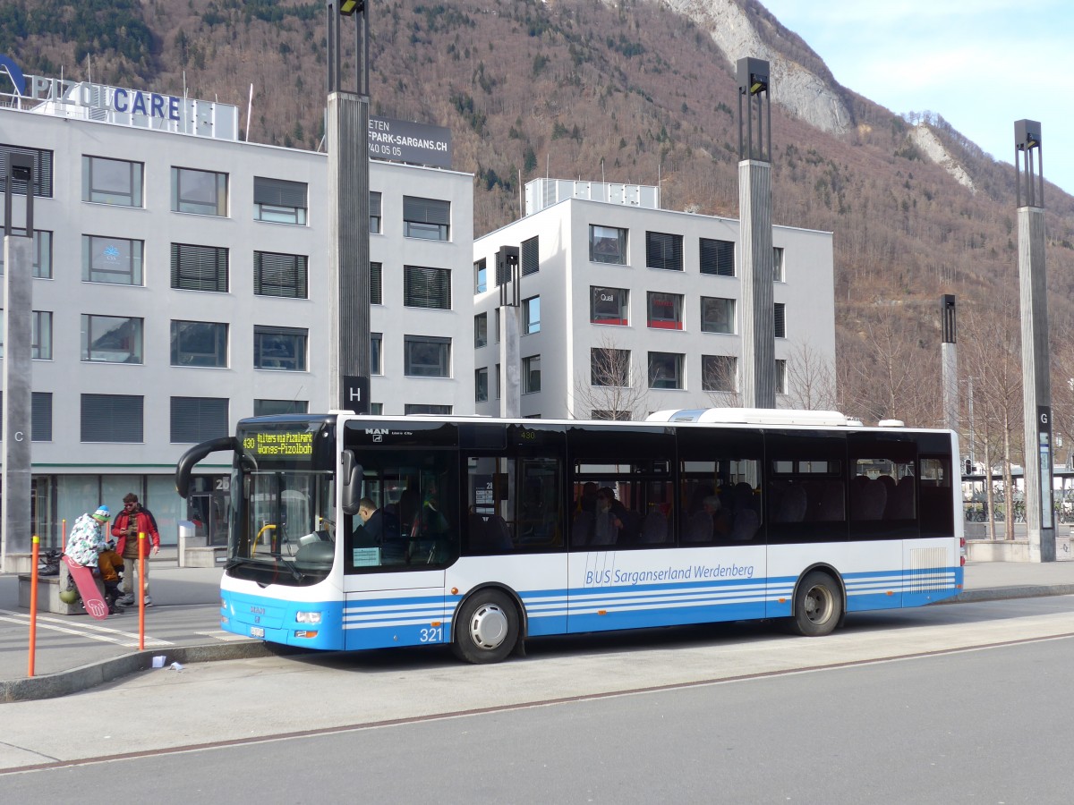 (168'993) - BSW Sargans - Nr. 321/SG 297'508 - MAN/Gppel am 27. Februar 2016 beim Bahnhof Sargans