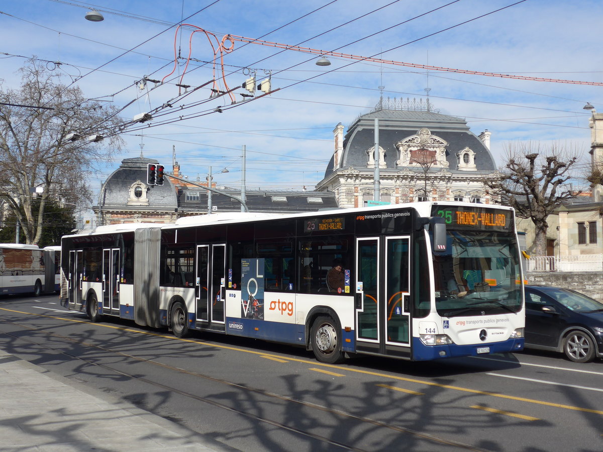 (169'129) - TPG Genve - Nr. 144/GE 960'528 - Mercedes am 7. Mrz 2016 in Genve, Place des Vingt-Deux-Cantons