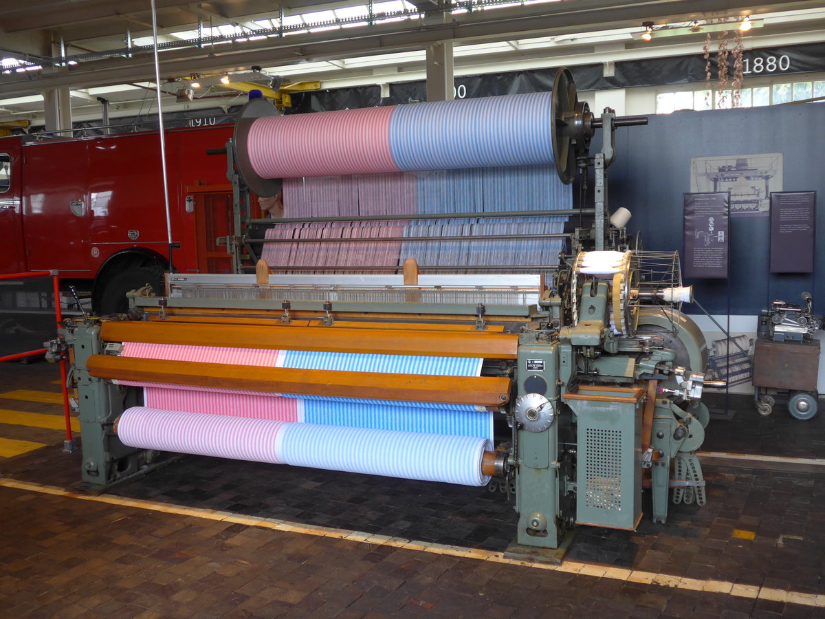 (169'708) - Im Saurer-Museum: Saurer Stickereimaschine am 2. April 2016