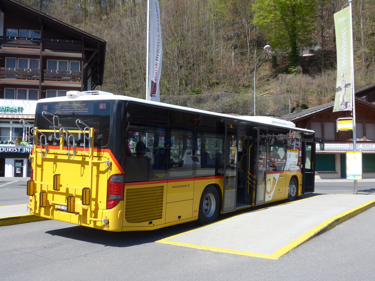 (169'853) - Flck, Brienz - Nr. 3/BE 568'700 - Setra am 11. April 2016 beim Bahnhof Brienz