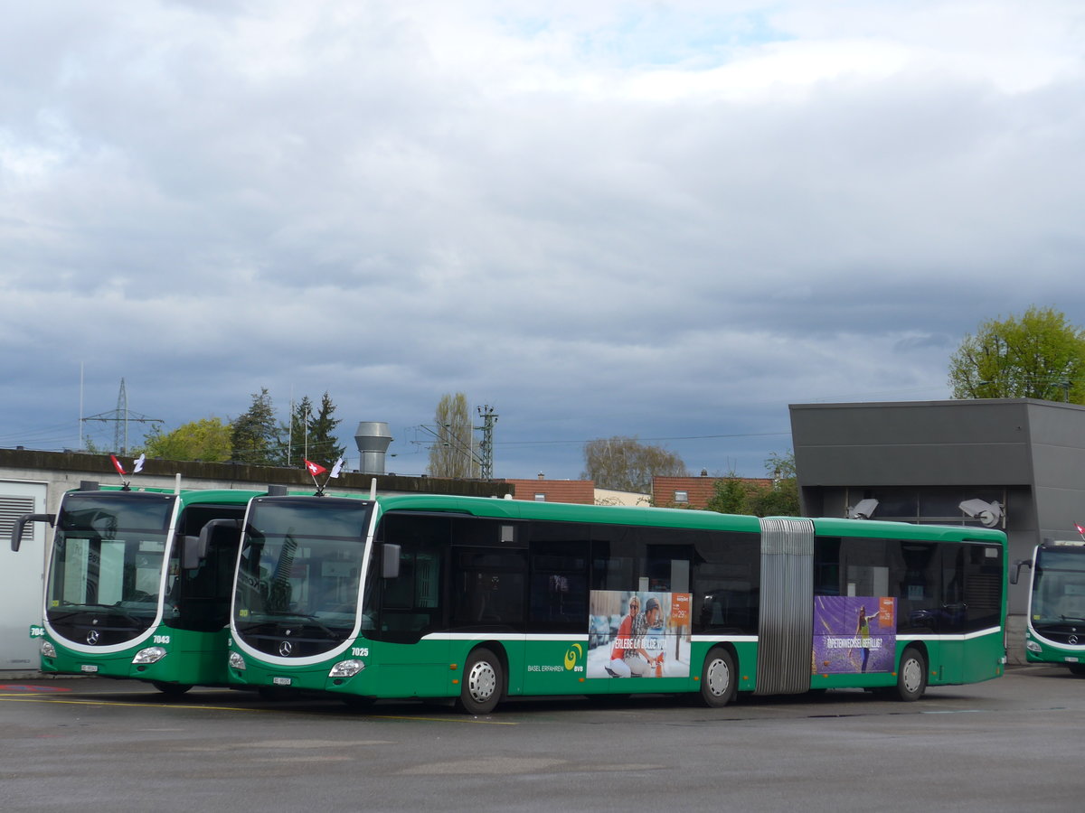 (170'098) - BVB Basel - Nr. 7025/BS 99'325 - Mercedes am 16. April 2016 in Basel, Garage Rankstrasse