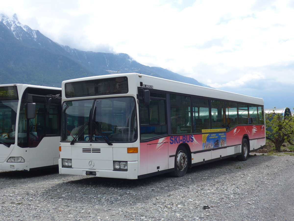 (170'206) - Buchard, Leytron - Nr. 97 - Mercedes (ex BGU Grenchen Nr. 5) am 24. April 2016 in Leytron, Garage