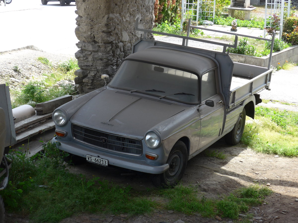 (170'219) - Peugeot - VS 66'213 - am 24. April 2016 in Leytron, Route de Saillon