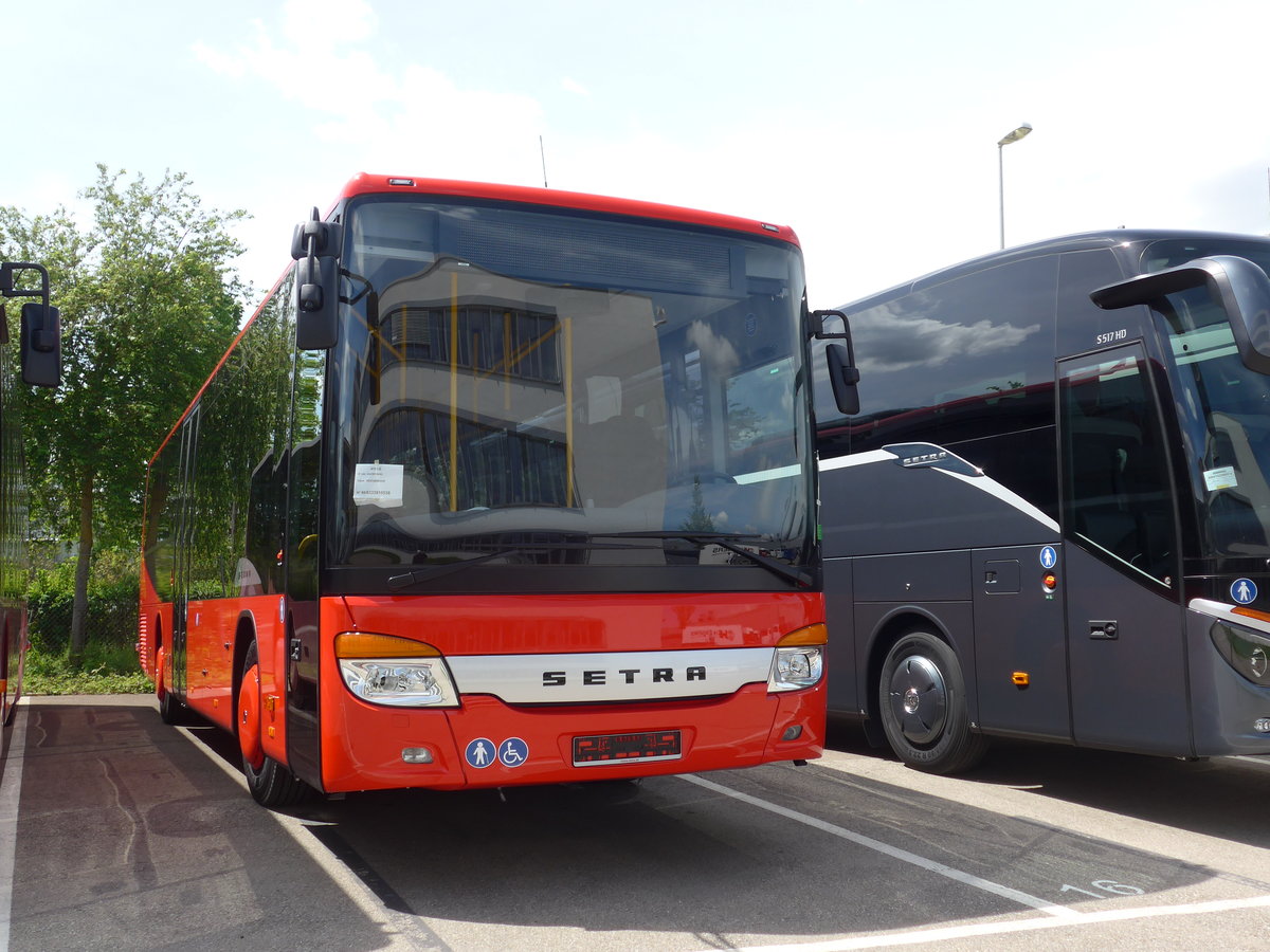 (171'158) - Reicheneder, Wallersdorf - Setra am 20. Mai 2016 in Neu-Ulm, Setrawerk