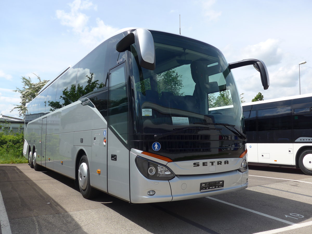 (171'160) - Knisel, Stuttgart - Setra am 20. Mai 2016 in Neu-Ulm, Setrawerk