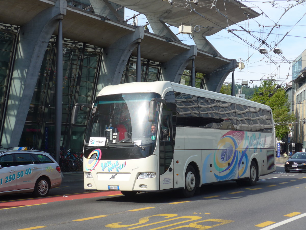 (171'218) - Aus Italien: Iannucci, Ceprano - Nr. 86/DR-410 FE - Volvo/Barbi am 22. Mai 2016 beim Bahnhof Luzern