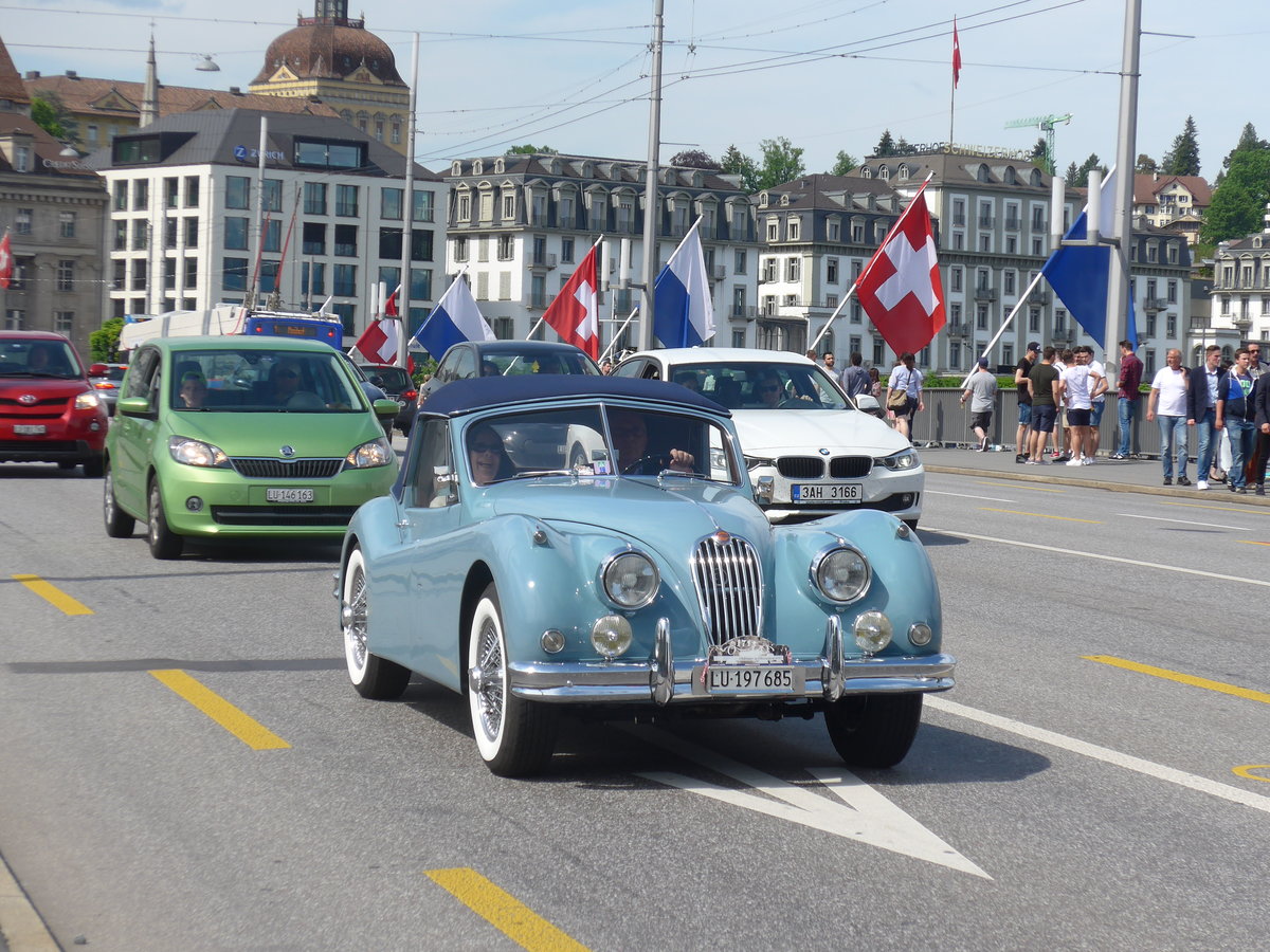 (171'399) - Jaguar - LU 197'685 - am 22. Mai 2016 in Luzern, Bahnhofbrcke
