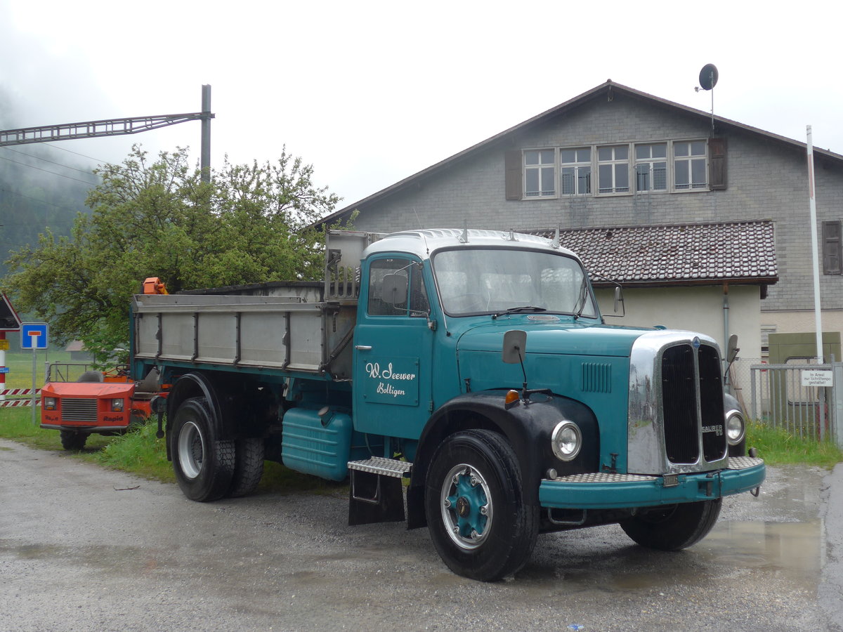 (171'434) - Seewer, Boltigen - Saurer am 28. Mai 2016 beim Bahnhof Boltigen
