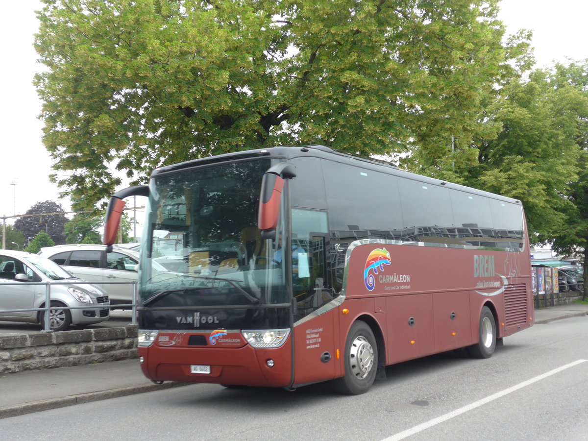 (171'931) - Brem, Wlflinswil - AG 6452 - Van Hool am 21. Juni 2016 bei der Schifflndte Thun