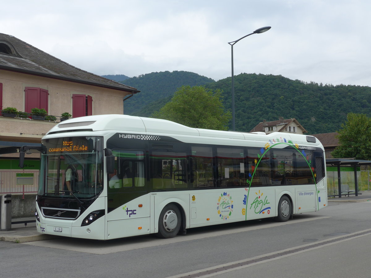 (172'126) - TPC Aigle - VD 1186 - Volvo (ex Volvo, S-Gteborg) am 25. Juni 2016 beim Bahnhof Aigle
