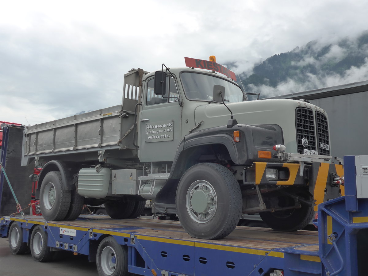 (172'235) - Kiestag, Wimmis - Nr. 5/BE 93'566 - Saurer am 26. Juni 2016 in Interlaken, Flugplatz