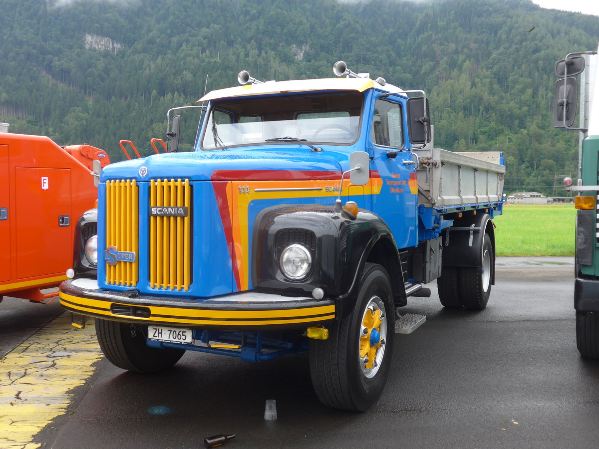(172'279) - Saxer, Dietikon - ZH 7065 - Scania am 26. Juni 2016 in Interlaken, Flugplatz