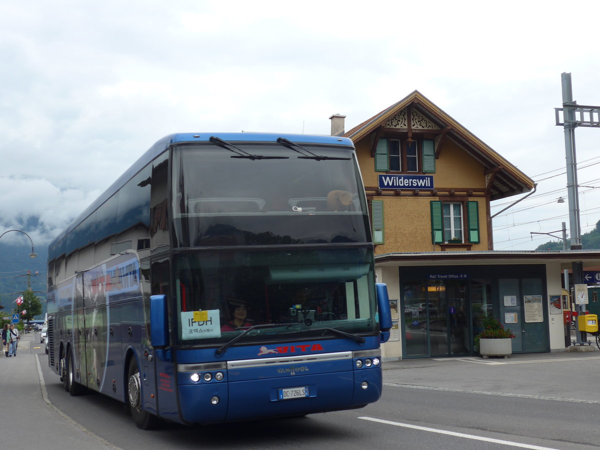 (172'517) - Aus Italien: V.I.T.A., Arnad - DC-726 LS - Van Hool am 26. Juni 2016 beim Bahnhof Wilderswil