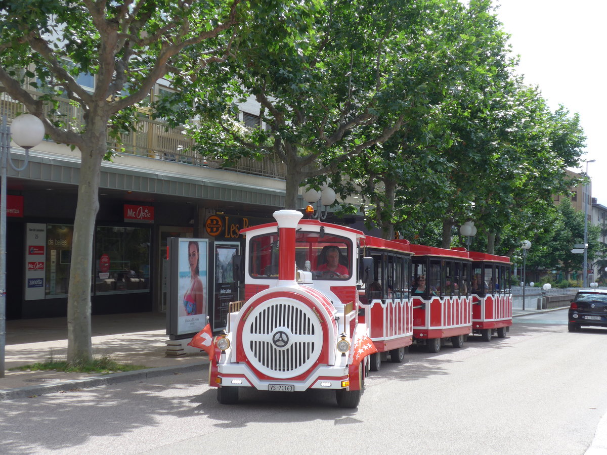 (172'547) - Touristen-Zgli - VS 71'163 - am 26. Juni 2016 in Sion, Place de la Planta 