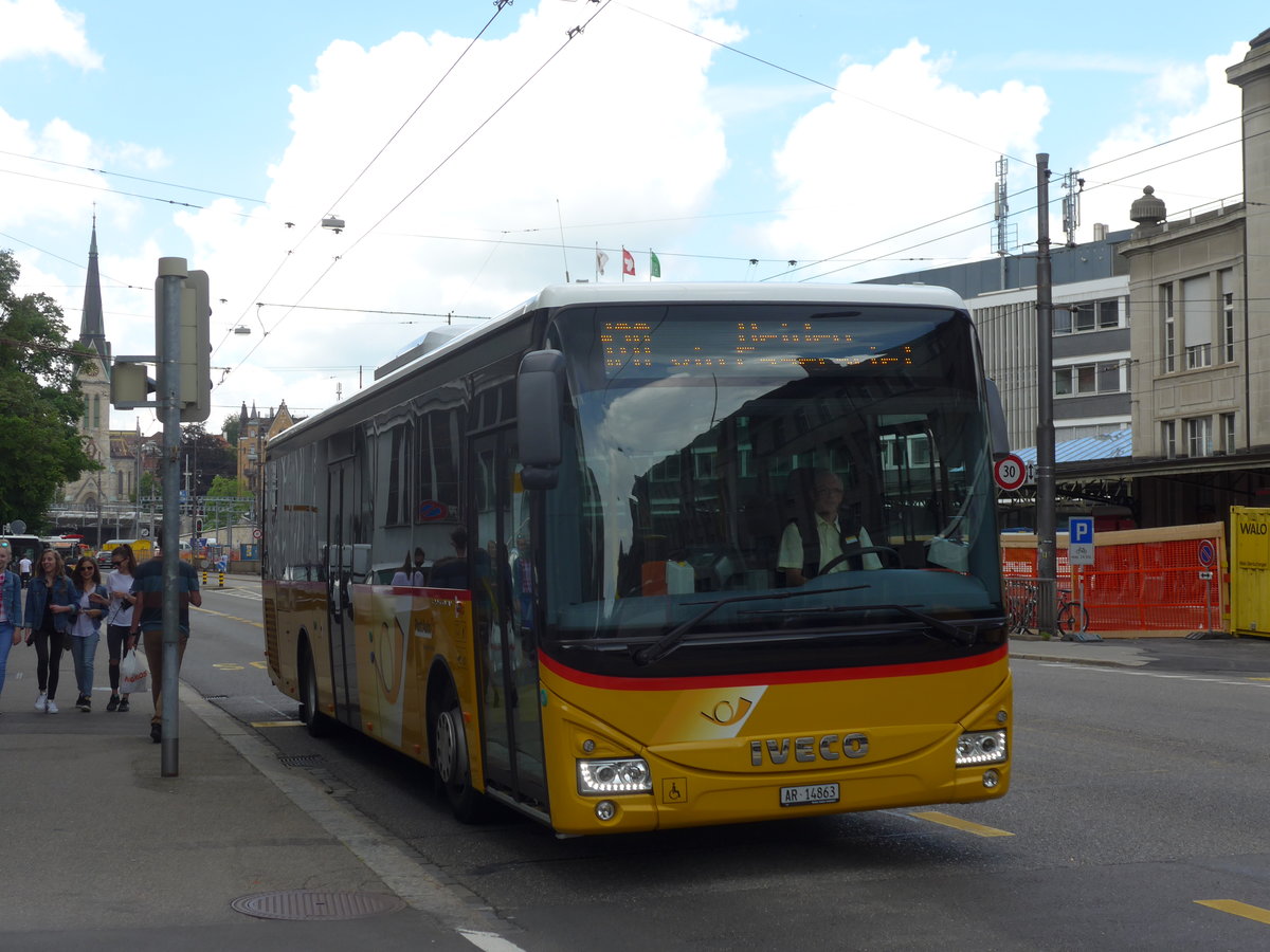 (172'618) - PostAuto Ostschweiz - AR 14'863 - Iveco am 27. Juni 2016 beim Bahnhof St. Gallen (prov. Haltestelle)