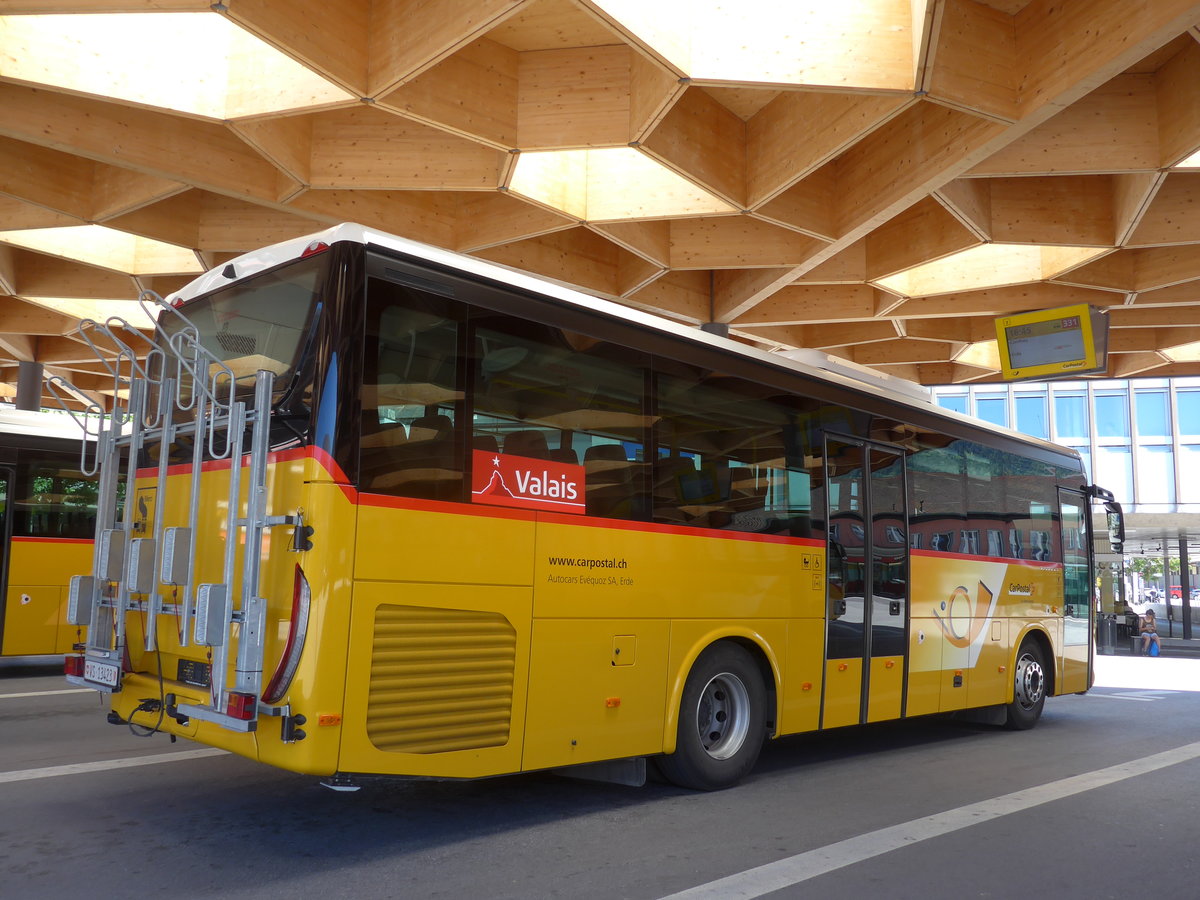 (172'710) - Evquoz, Erde - VS 13'423 - Iveco am 3. Juli 2016 beim Bahnhof Sion