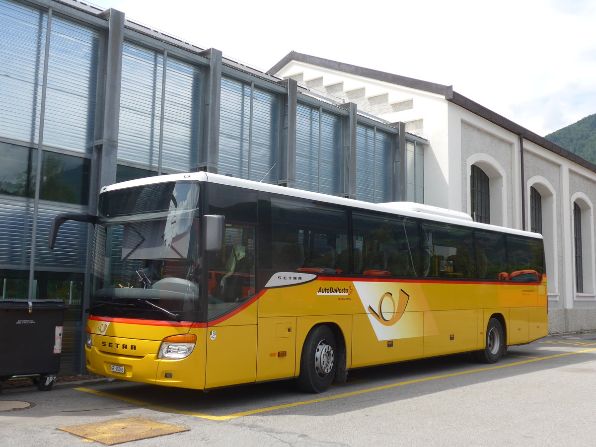 (173'299) - Aus der Schweiz: Terretaz, Zernez - GR 75'006 - Setra am 24. Juli 2016 beim Bahnhof Mals