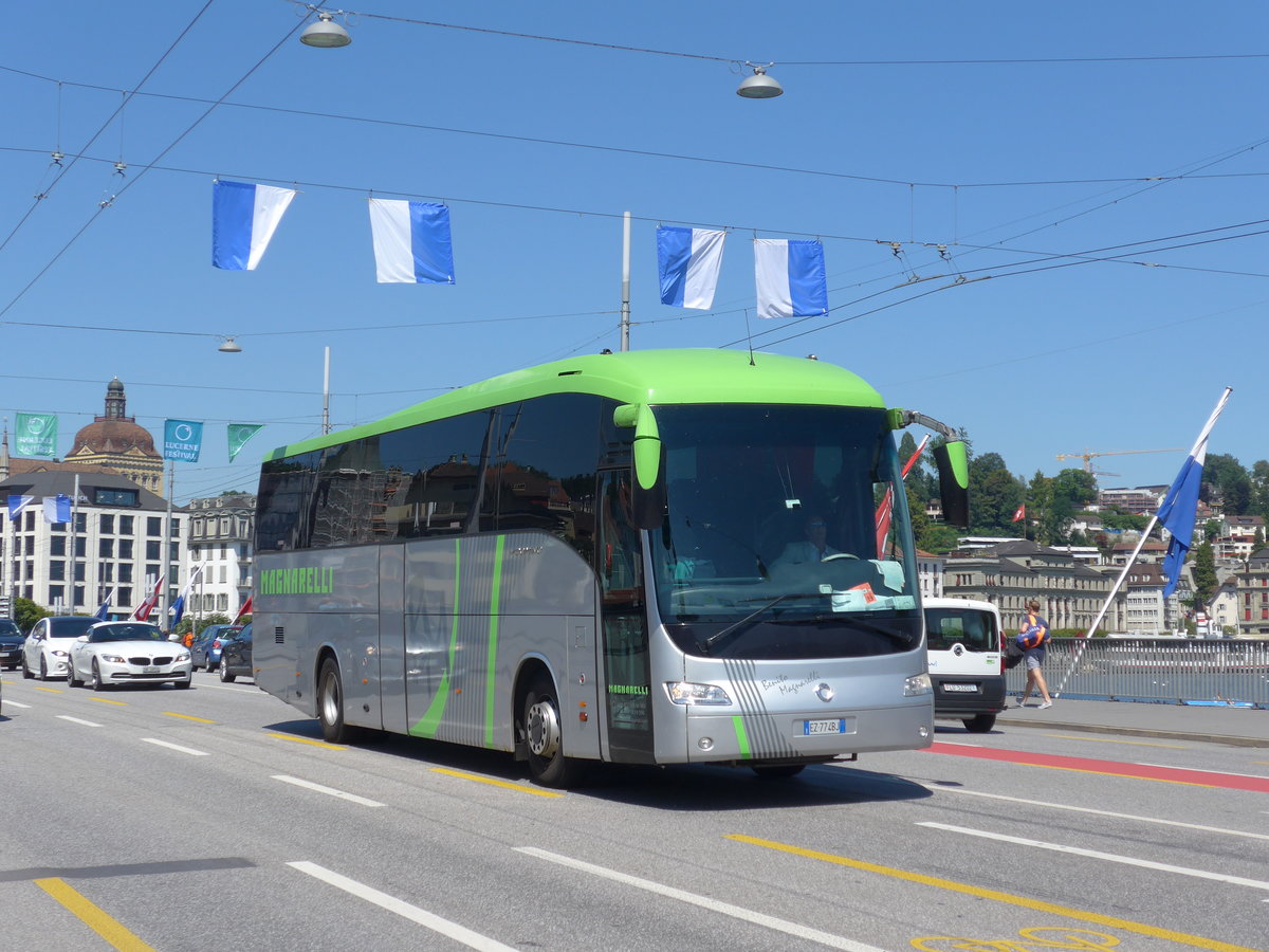 (173'829) - Aus Italien: Magnarelli, Terracina - EZ-774 BJ - Irisbus am 8. August 2016 in Luzern, Bahnhofbrcke