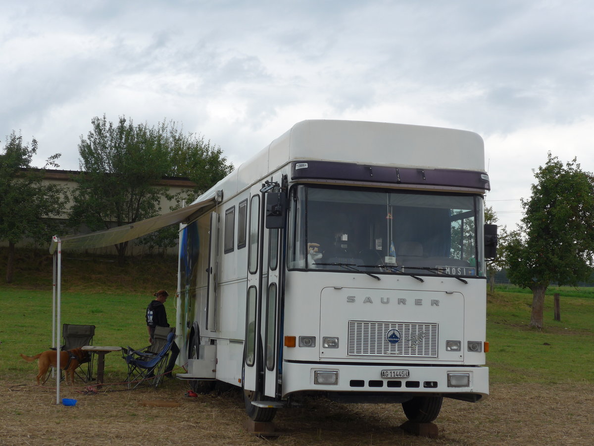 (174'076) - Saurer - AG 11'445 U - am 20. August 2016 in Bsingen, Bahnhof