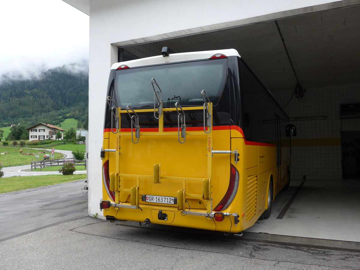 (174'152) - Mark, Andeer - GR 163'712 - Iveco am 21. August 2016 in Andeer, Garage