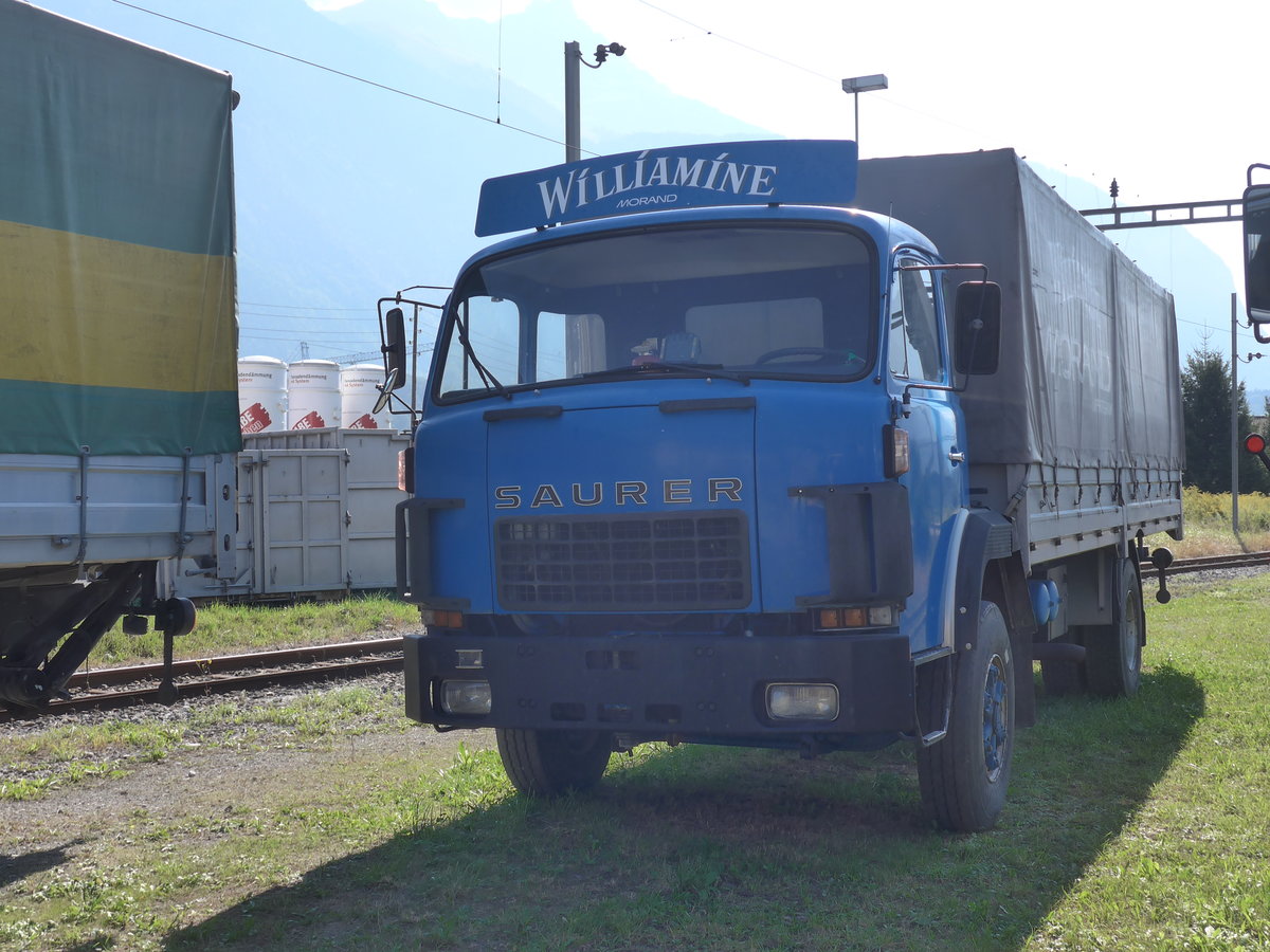 (175'110) - Williamine, Morand - Saurer am 24. September 2016 beim Bahnhof Bex
