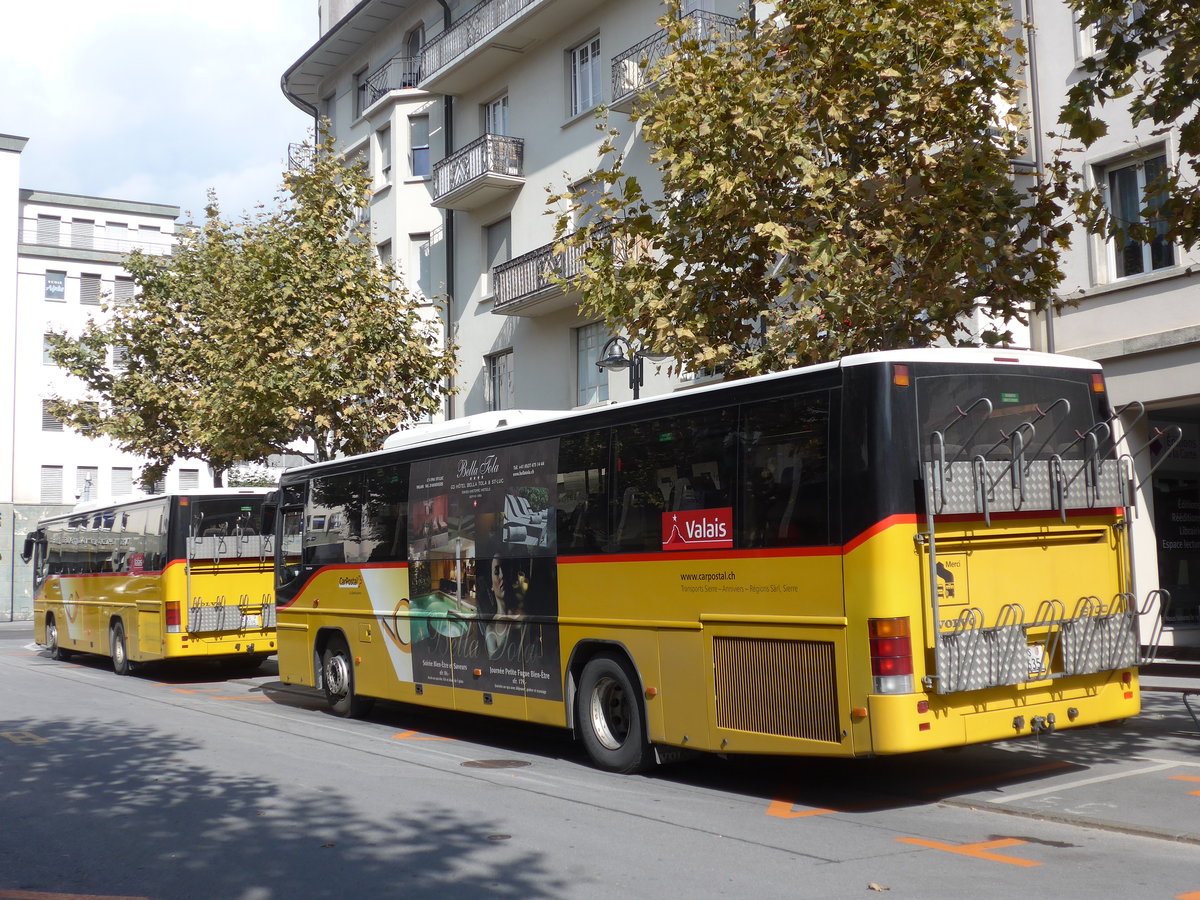 (175'563) - TSAR, Sierre - VS 45'635 - Volvo (ex Epiney, Ayer) am 9. Oktober 2016 beim Bahnhof Sierre (prov. Haltestelle)