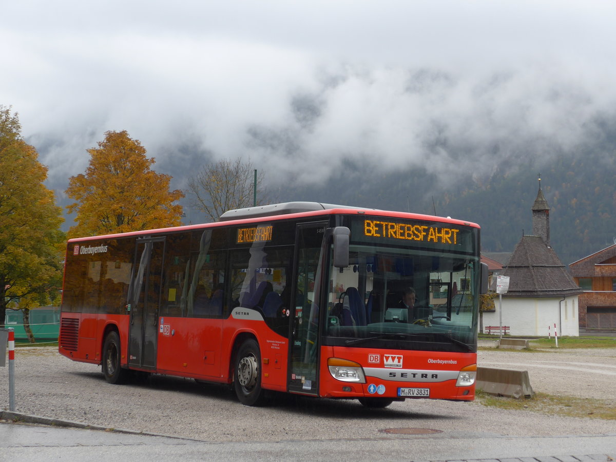 (175'904) - Aus Deutschland: RVO Mnchen - M-RV 3831 - Setra am 19. Oktober 2016 in Pertisau, Karwendellift