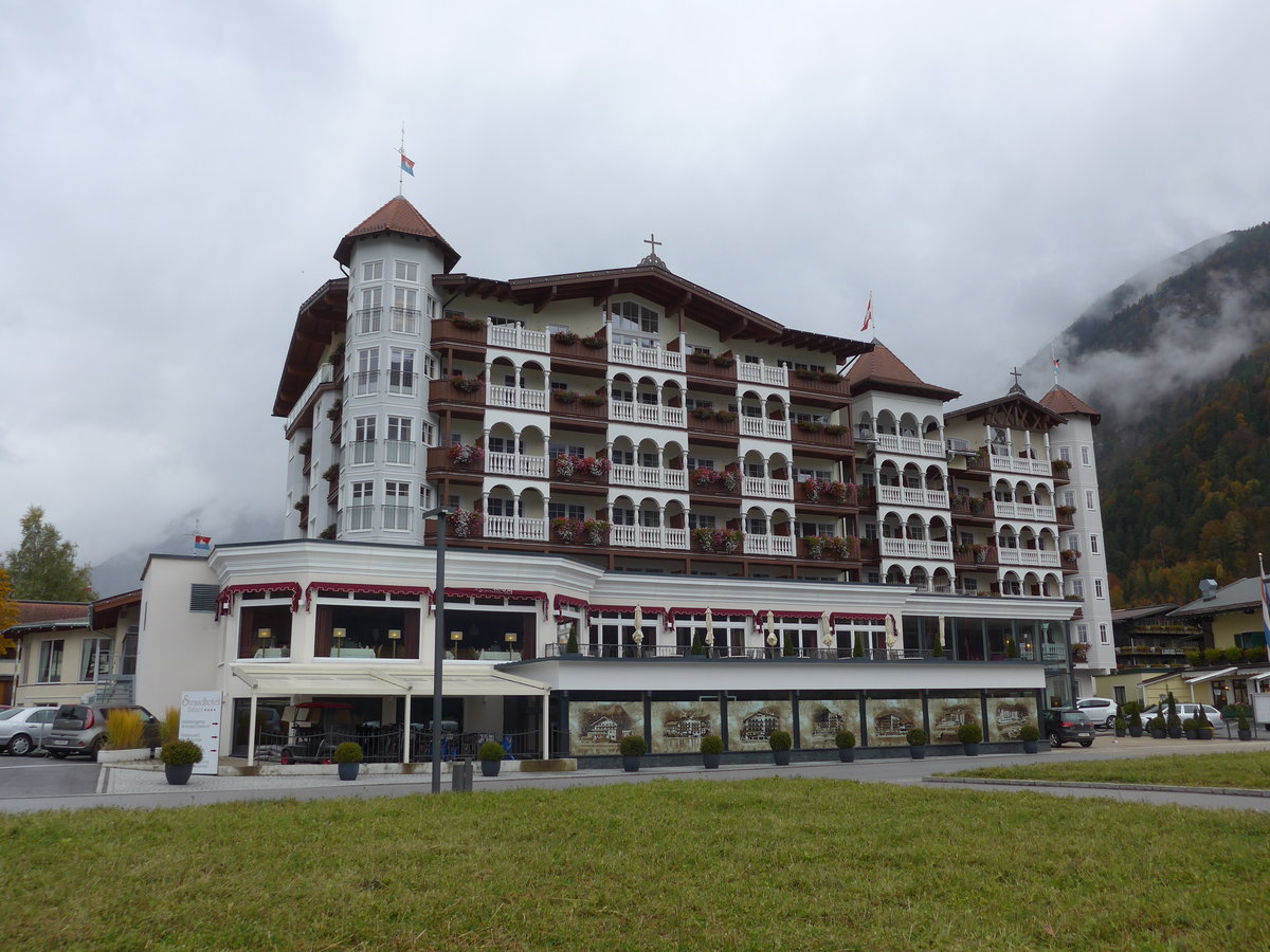 (175'965) - Das Strandhotel Entner am 19. Oktober 2016 in Pertisau