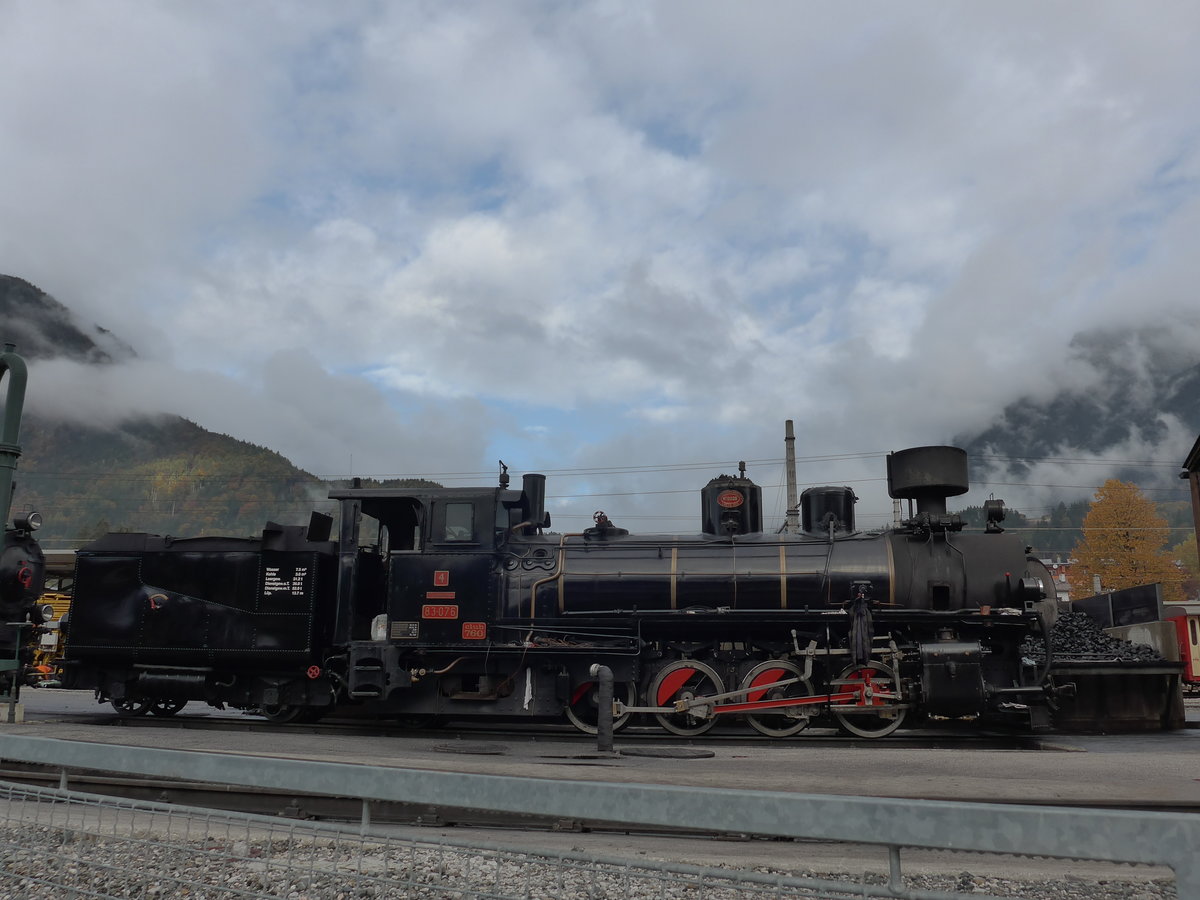 (176'005) - Zillertalbahn - Nr. 4 - am 20. Oktober 2016 im Bahnhof Jenbach