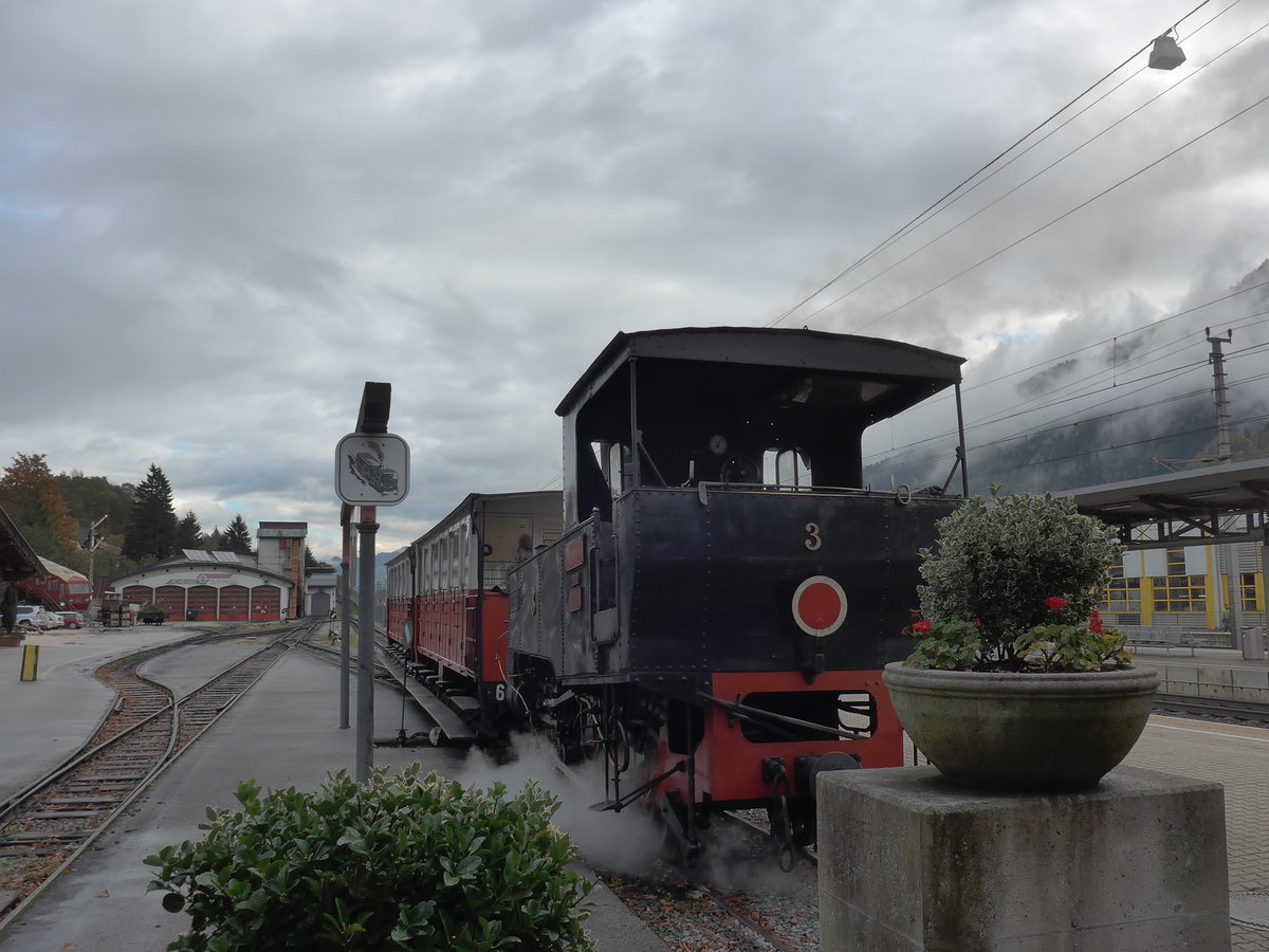 (176'026) - Zillertalbahn - Nr. 3 - am 20. Oktober 2016 im Bahnhof Jenbach