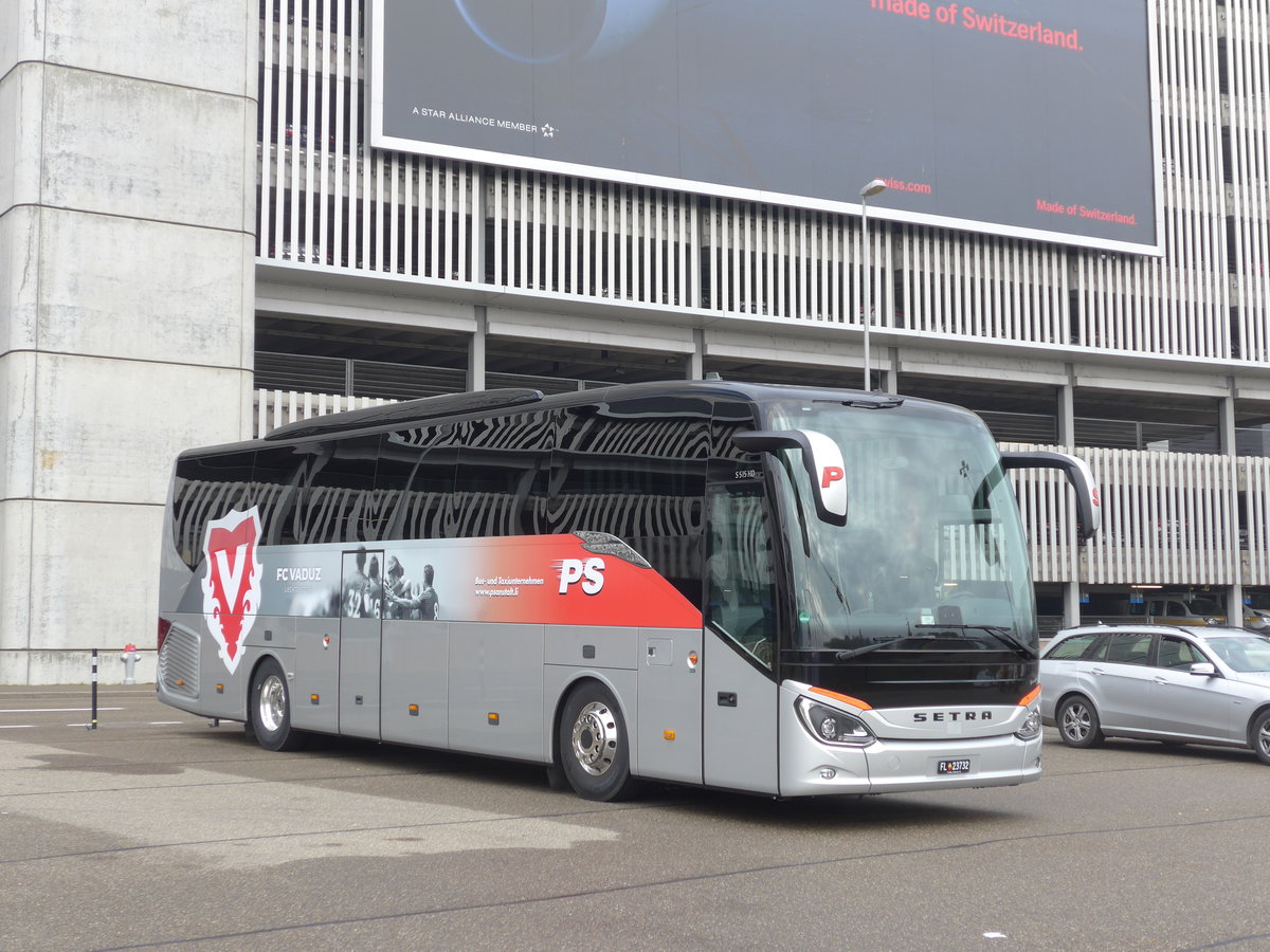 (176'287) - Aus Liechtenstein: Schdler, Triesenberg - FL 23'732 - Setra am 23. Oktober 2016 in Zrich, Flughafen