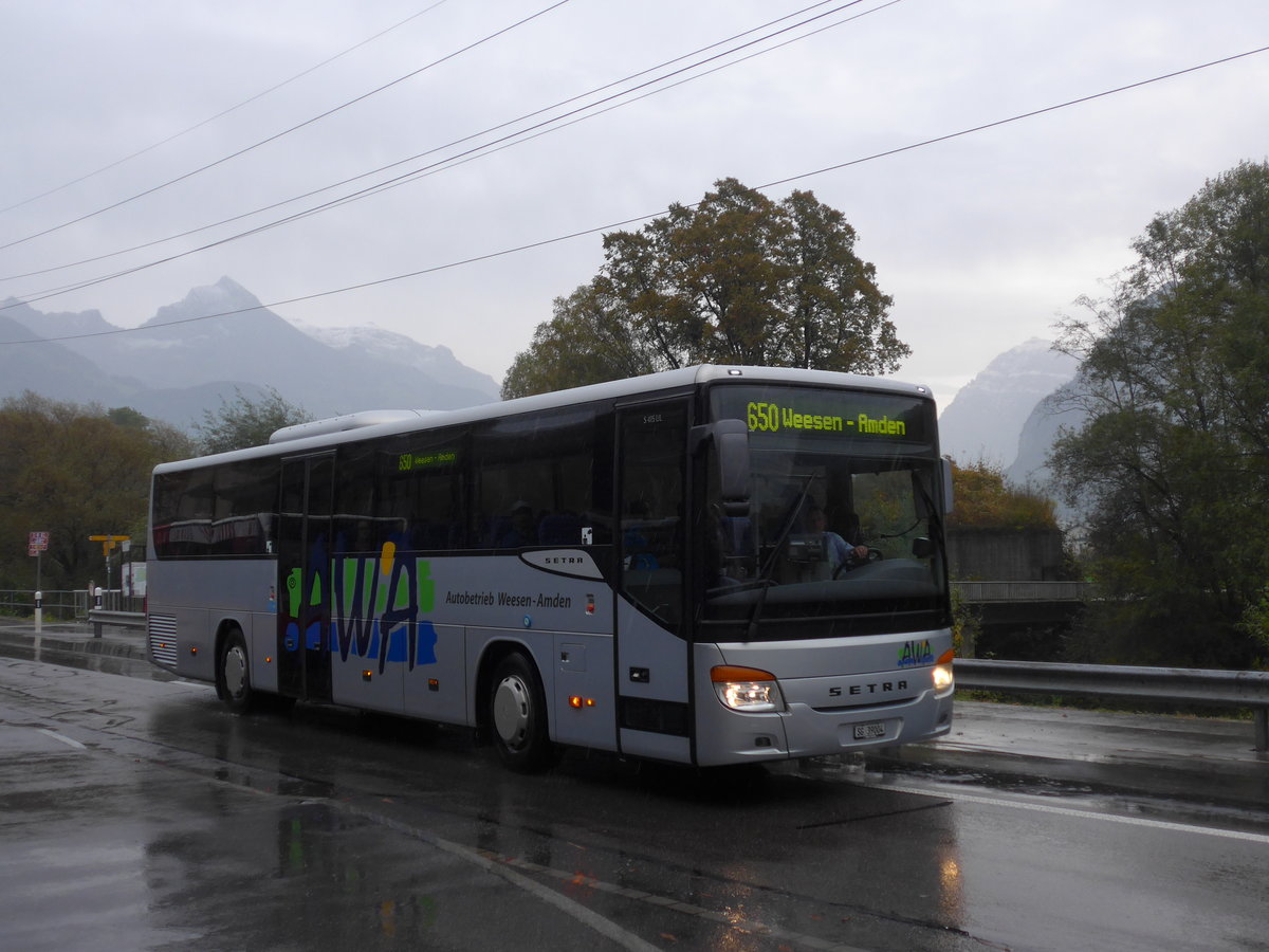 (176'320) - AWA Amden - Nr. 4/SG 39'004 - Setra am 23. Oktober 2016 beim Bahnhof Ziegelbrcke