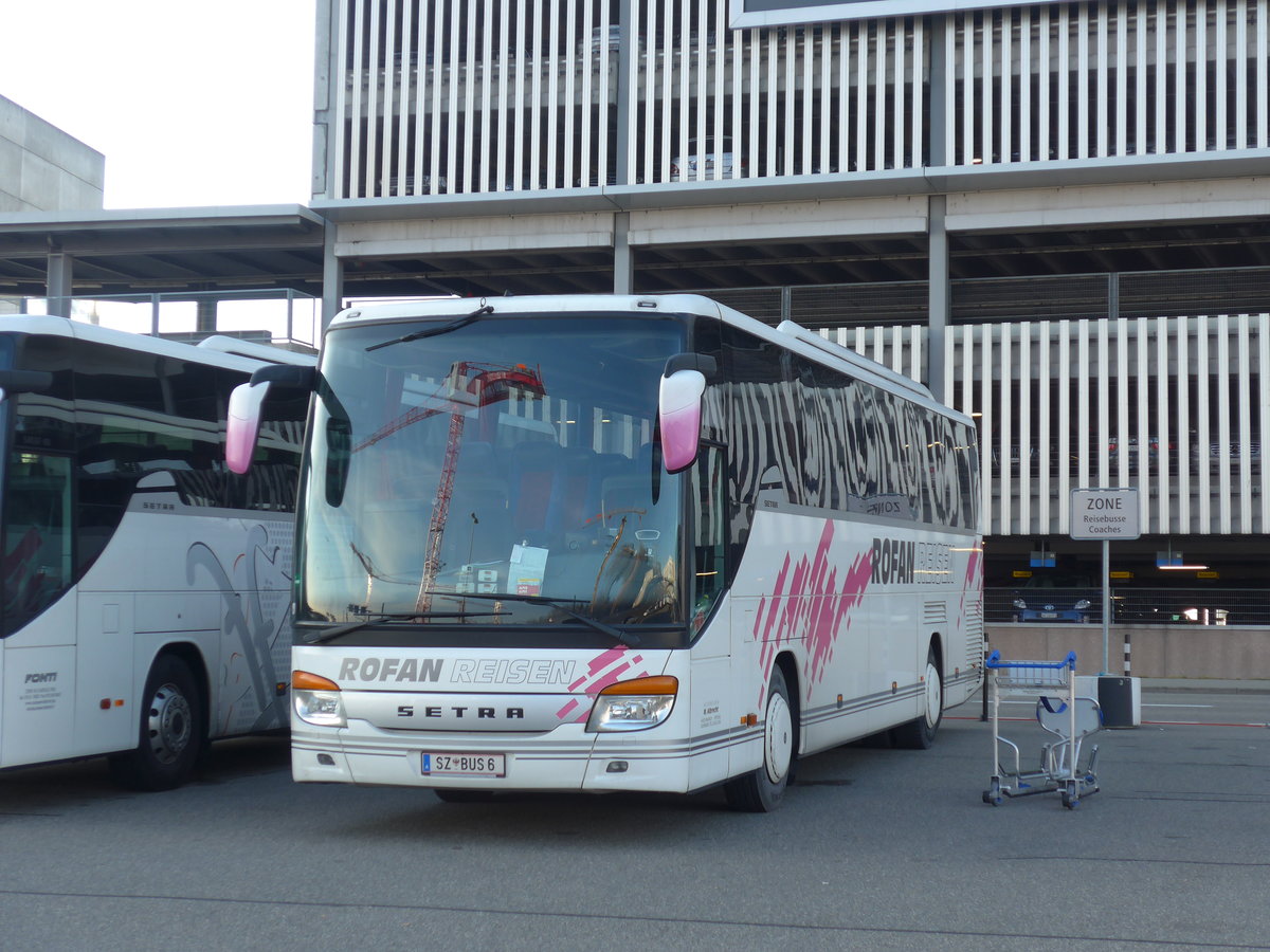 (176'963) - Aus Oesterreich: Albrecht, Maurach - SZ BUS 6 - Setra am 6. Dezember 2016 in Zrich, Flughafen