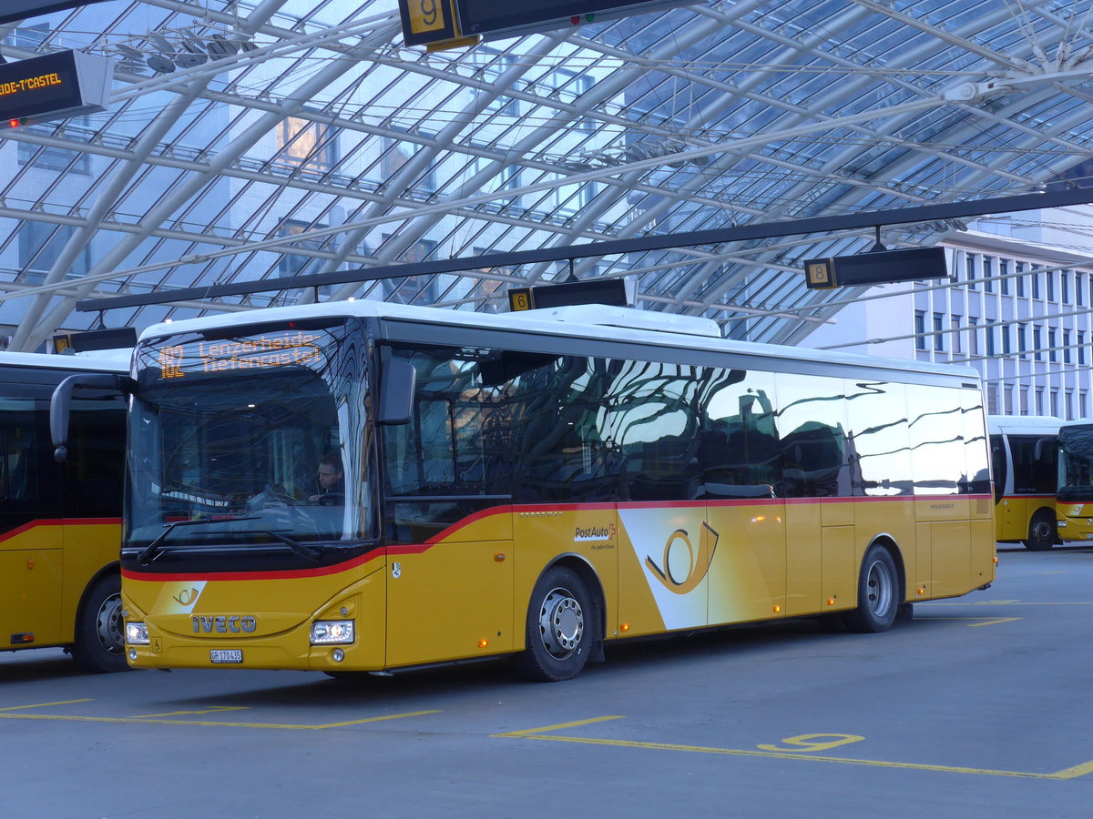 (177'060) - PostAuto Graubnden - GR 170'435 - Iveco am 10. Dezember 2016 in Chur, Postautostation