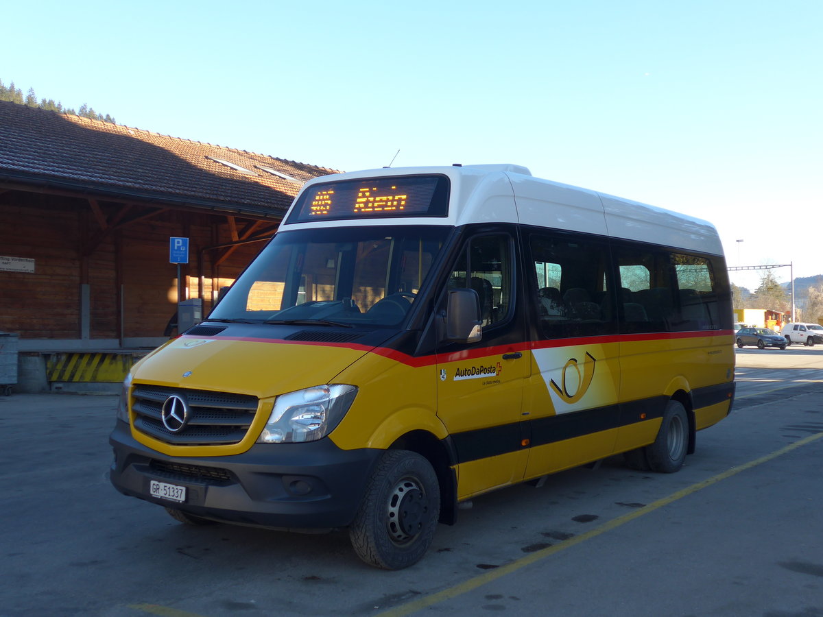 (177'098) - PostAuto Graubnden - GR 51'337 - Mercedes/VDL am 10. Dezember 2016 beim Bahnhof Ilanz