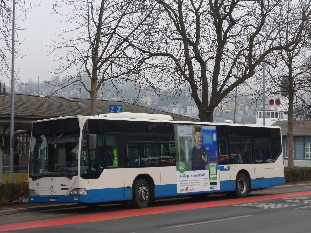 (177'446) - VBL Luzern - Nr. 70/LU 15'728 - Mercedes am 30. Dezember 2016 beim Bahnhof Luzern