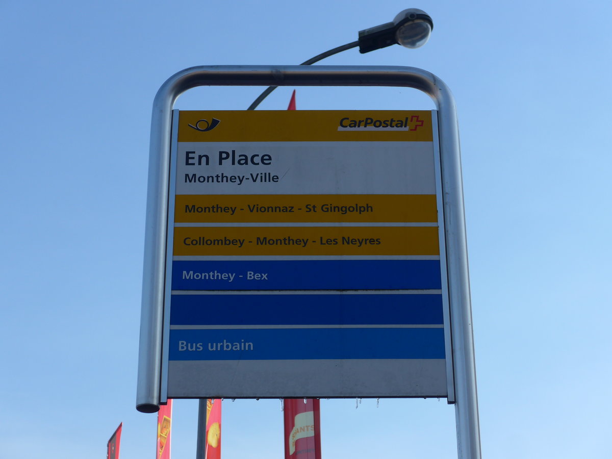 (177'580) - PostAuto-Haltestelle - Monthey-Ville, En Place - am 2. Januar 2017