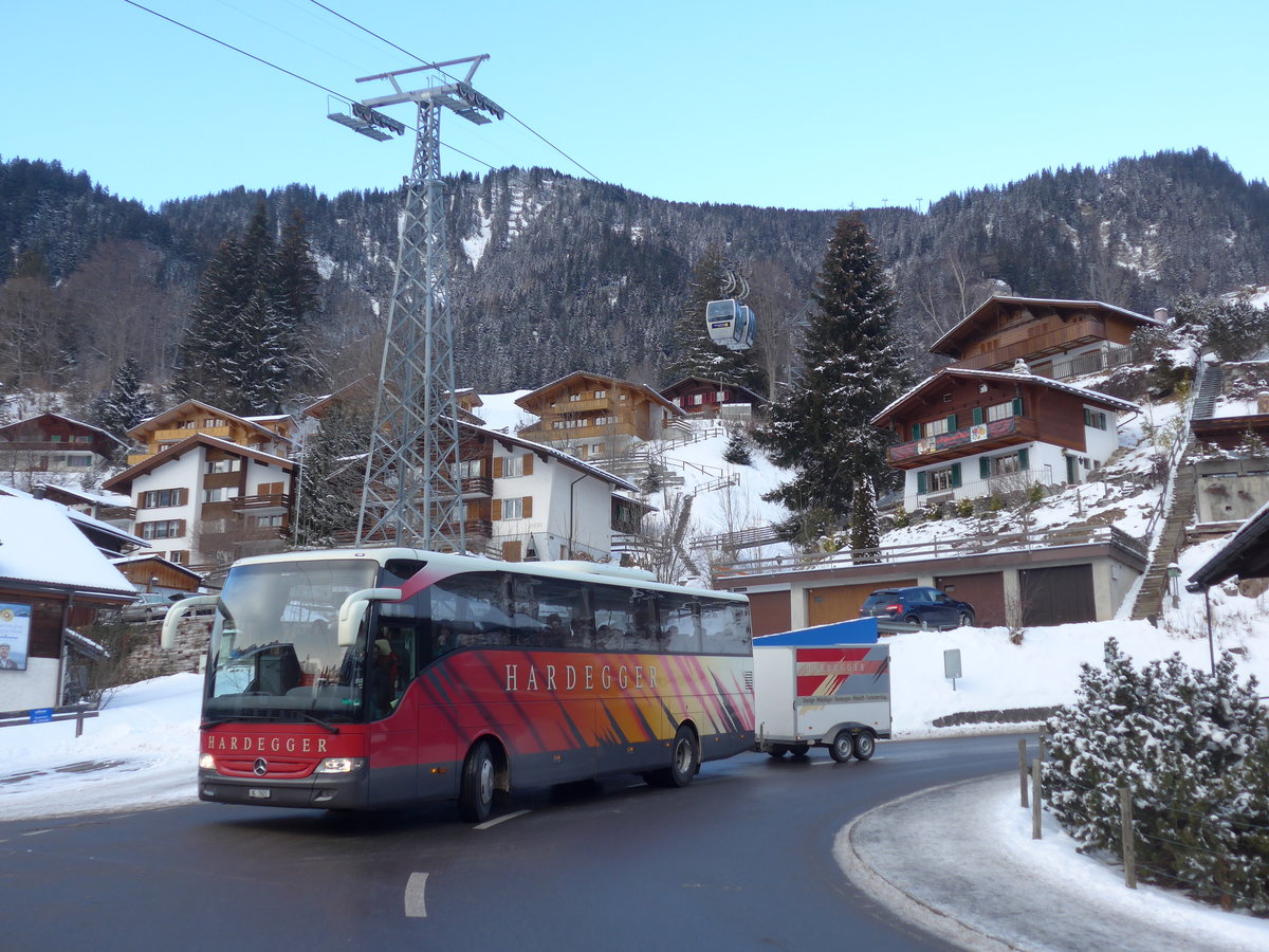 (177'797) - Hardegger, Birsfelden - BL 7621 - Mercedes am 7. Januar 2017 in Adelboden, Mineralquelle