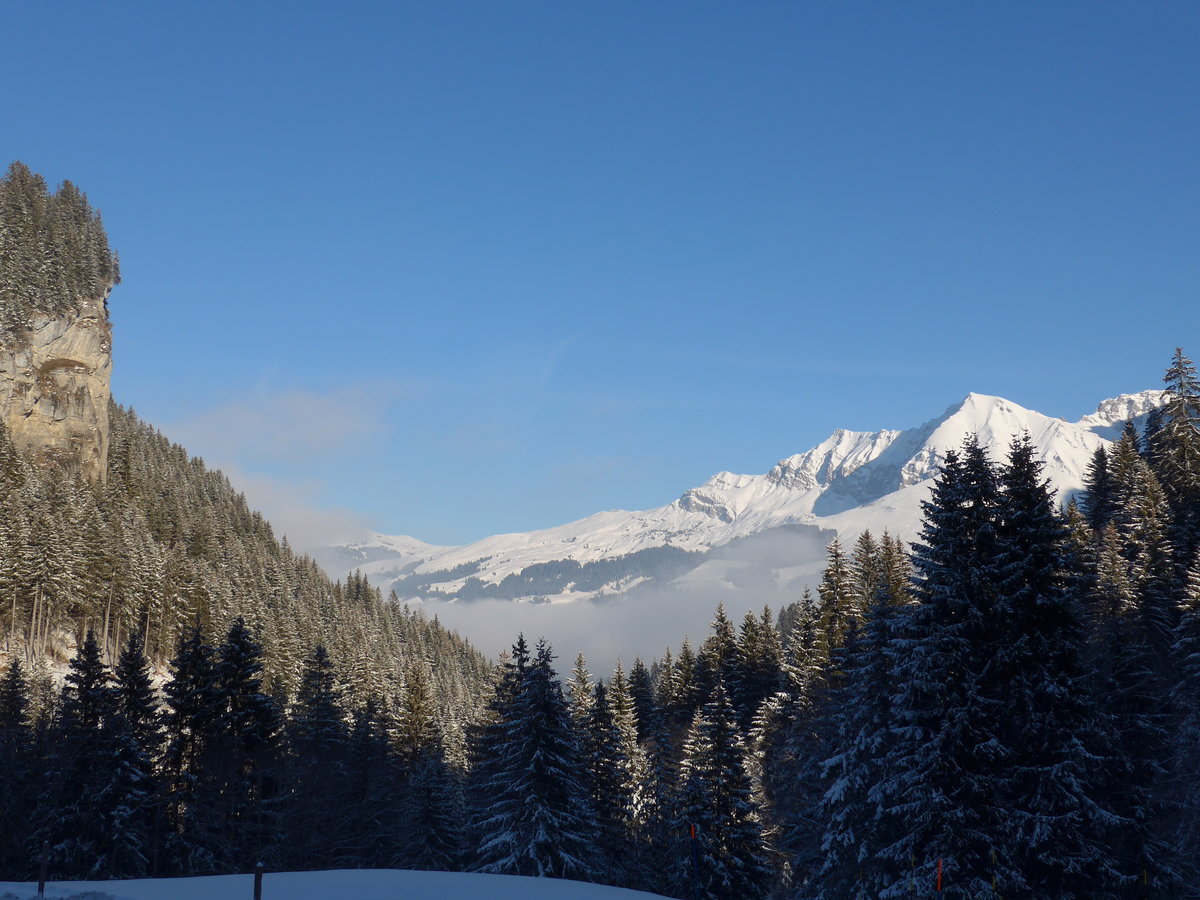(178'027) - Die Bonderspitze mit aufkommendem Nebelmeer am 9. Januar 2017 vom Rehrti bei Adelboden aus