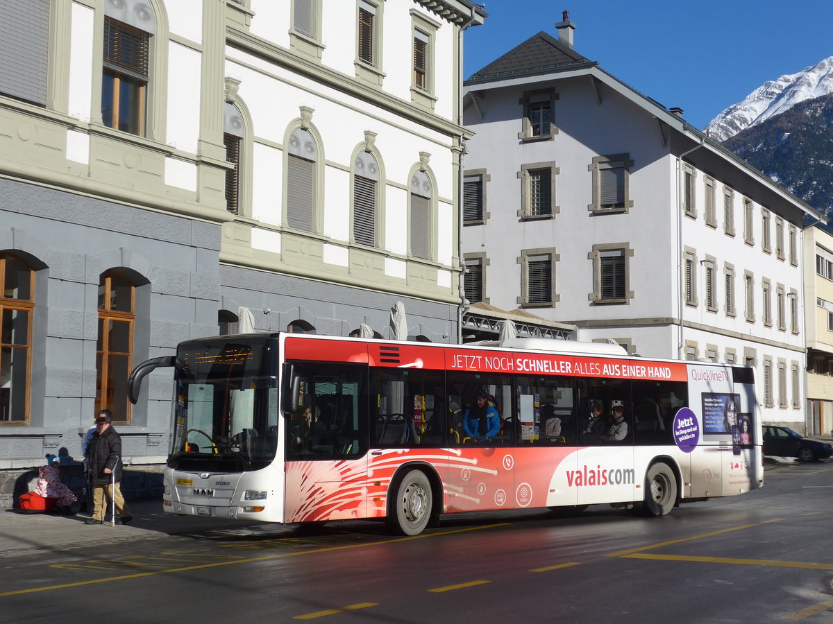 (178'133) - PostAuto Wallis - VS 449'118 - MAN am 21. Januar 2017 beim Bahnhof Brig