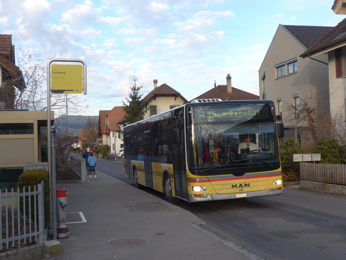 (178'676) - STI Thun - Nr. 128/BE 800'128 - MAN am 19. Februar 2017 in Thun-Lerchenfeld, Forstweg