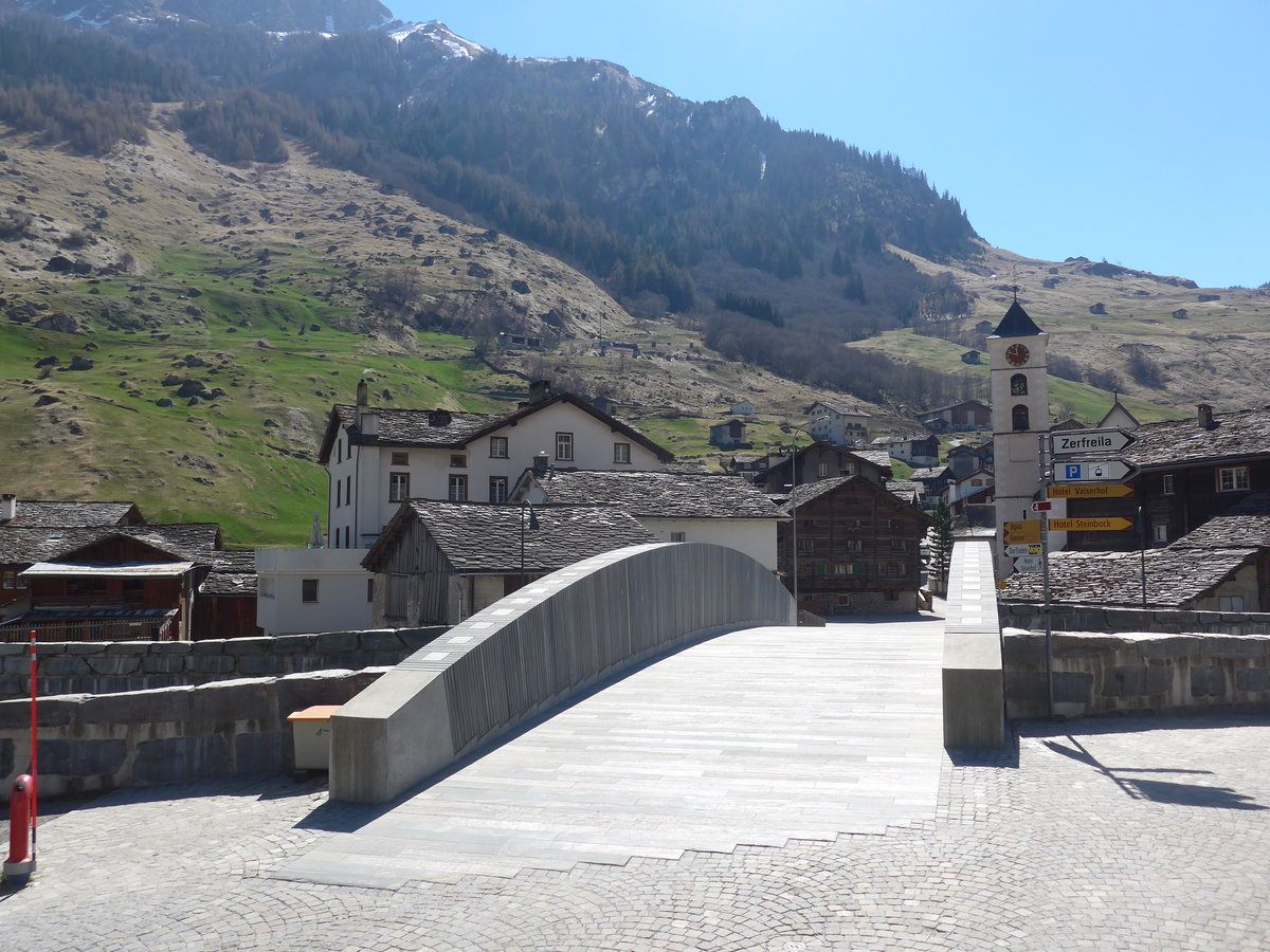 (179'568) - Dorfbrcke am 14. april 2017 in Vals