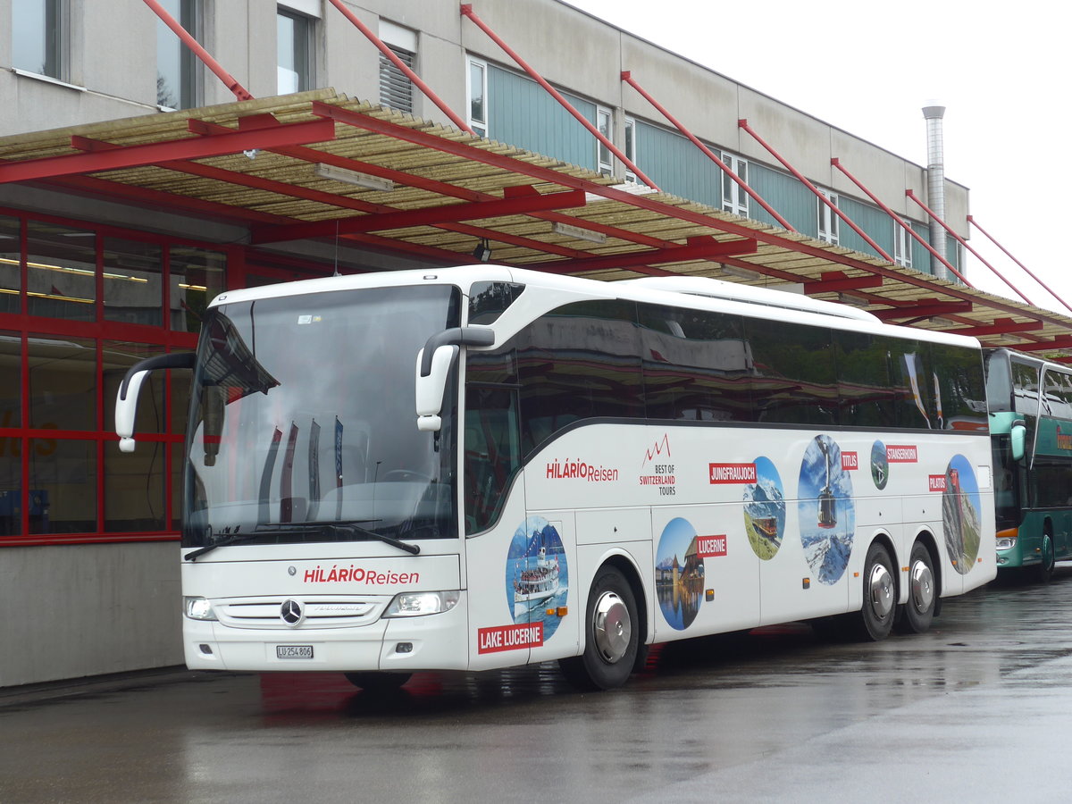 (179'727) - Hilrio, Schtz - LU 254'806 - Mercedes am 26. April 2017 in Kloten, EvoBus