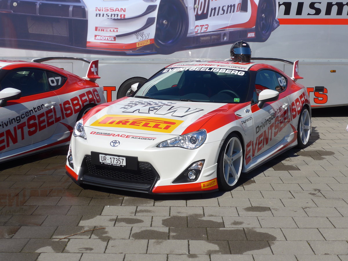 (179'811) - Toyota - Nr. 08/UR 17'357 - am 29. April 2017 in Luzern, Verkehrshaus