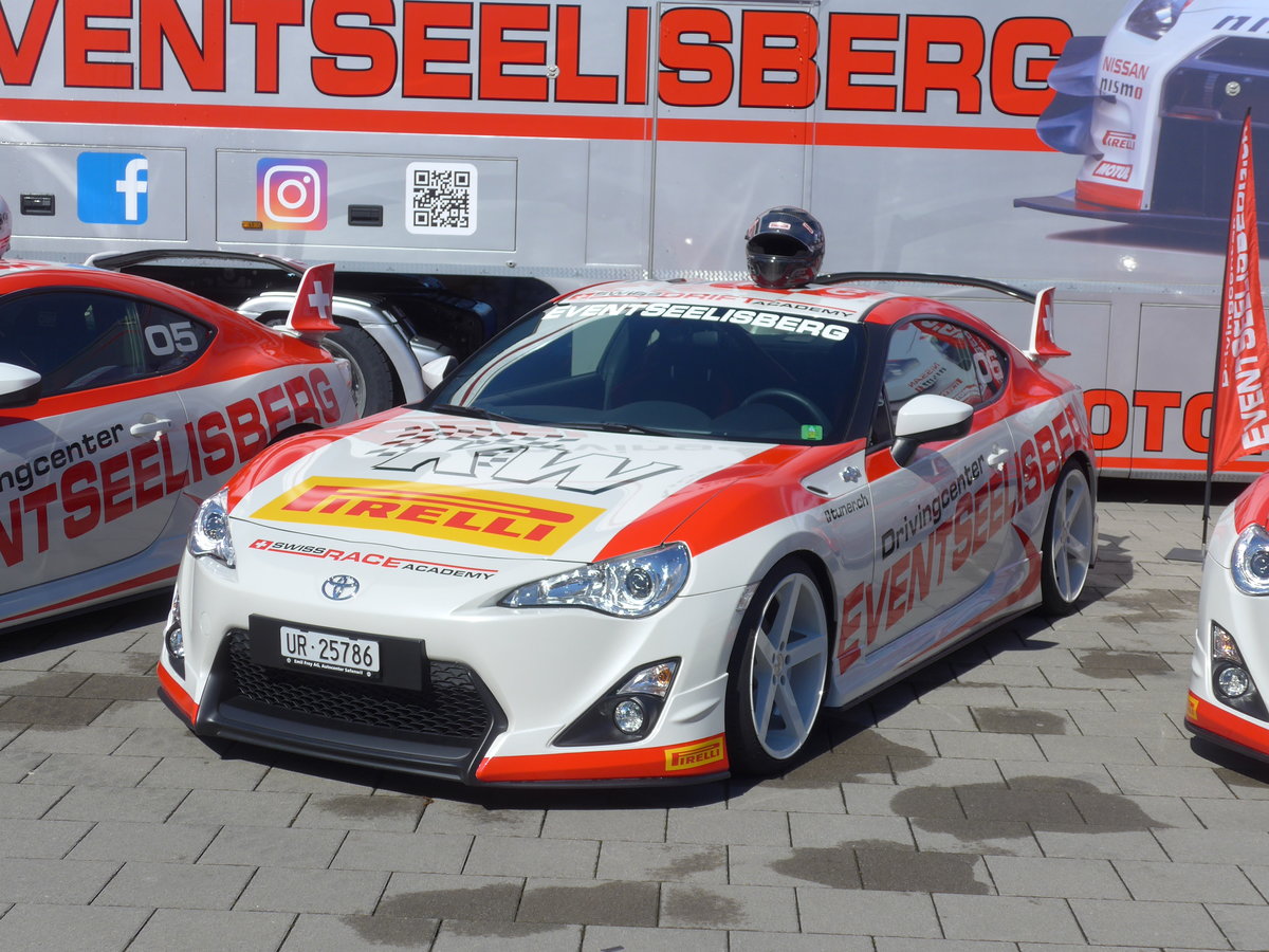 (179'813) - Toyota - Nr. 06/UR 25'786 - am 29. April 2017 in Luzern, Verkehrshaus