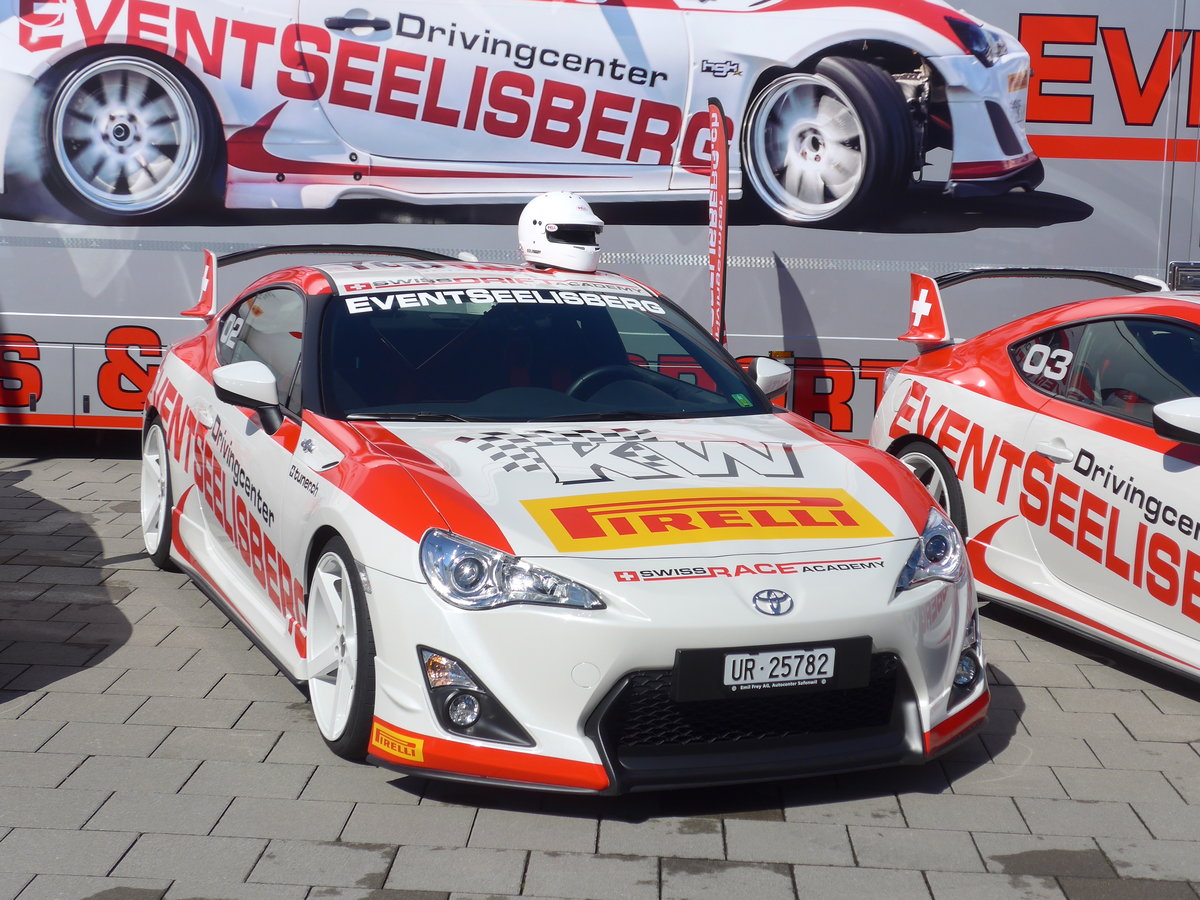(179'817) - Toyota - Nr. 02/UR 25'782 - am 29. April 2017 in Luzern, Verkehrshaus