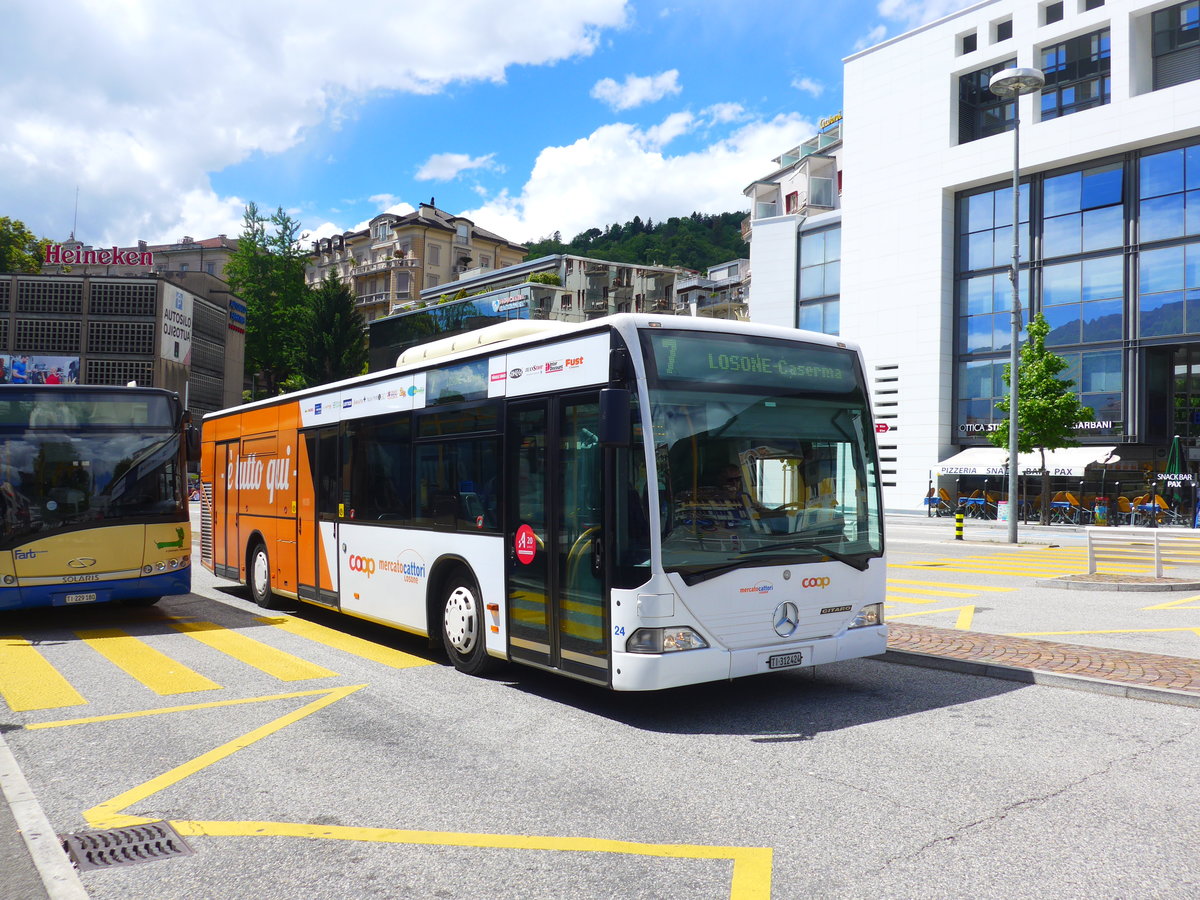 (180'081) - FART Locarno - Nr. 24/TI 312'424 - Mercedes am 13. Mai 2017 beim Bahnhof Locarno