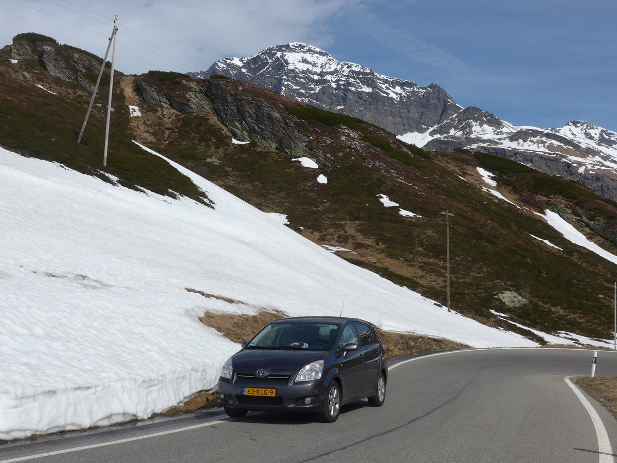 (180'494) - Toyota - 63-KLG-9 - am 23. Mai 2017 auf dem San Bernardinopass
