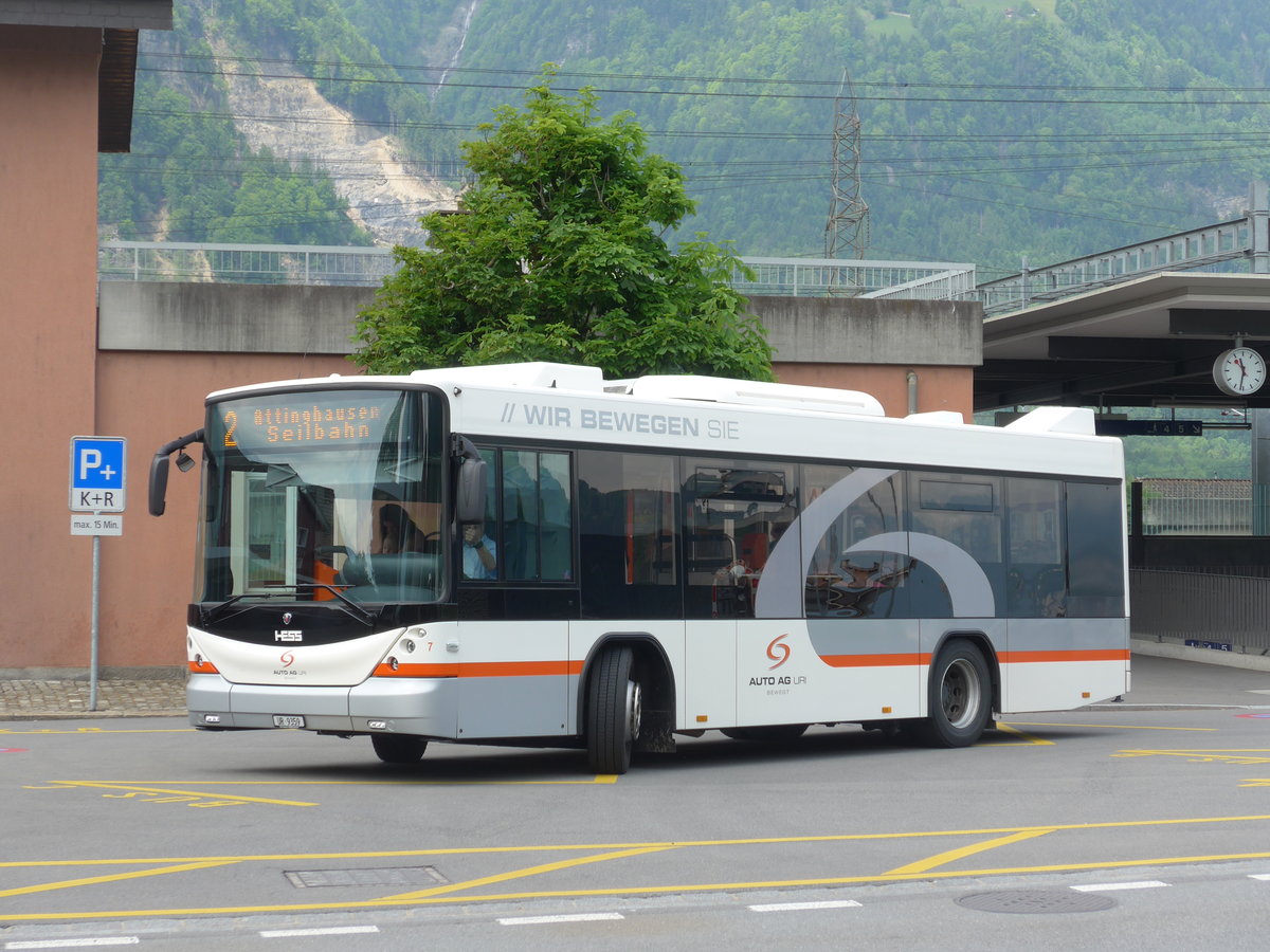 (180'696) - AAGU Altdorf - Nr. 7/UR 9359 - Scania/Hess am 24. Mai 2017 beim Bahnhof Altdorf